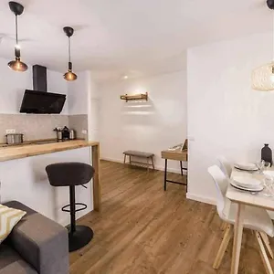 Precioso En El Centro De Apartamento